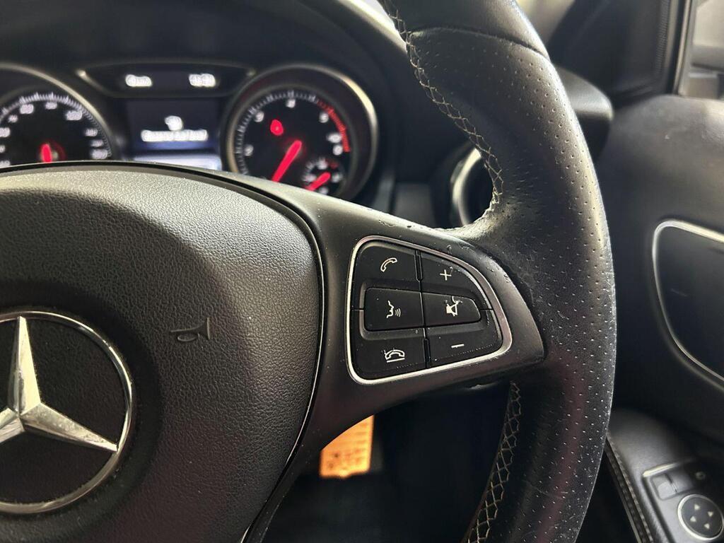 2018 MERCEDES-BENZ GLA GLA 200 D Sport