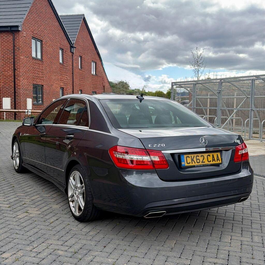 2012 MERCEDES-BENZ E-Class E220 CDI BlueEfficiency S/S Sport