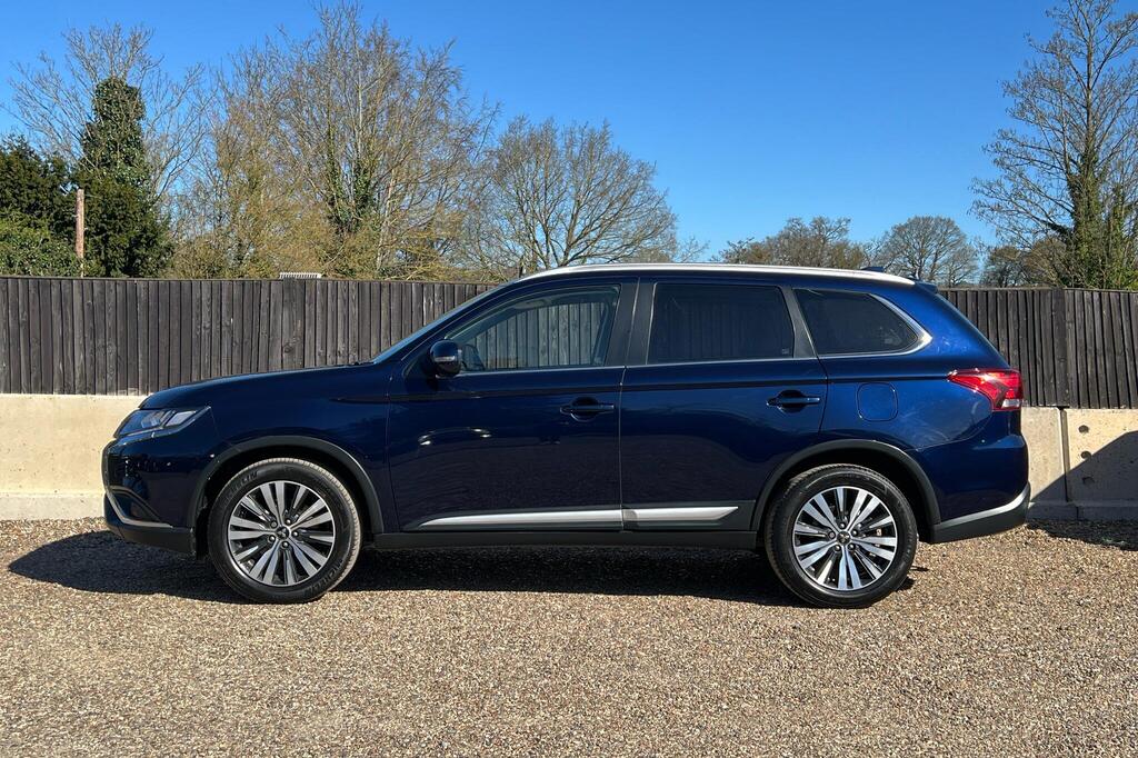2019 MITSUBISHI Outlander 4