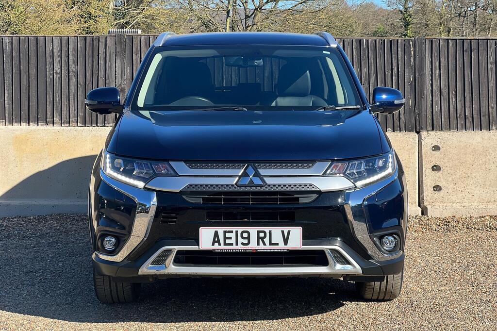 2019 MITSUBISHI Outlander 4