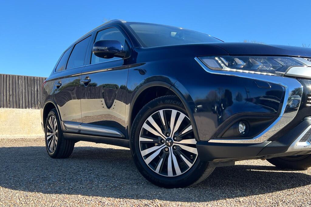 2019 MITSUBISHI Outlander 4