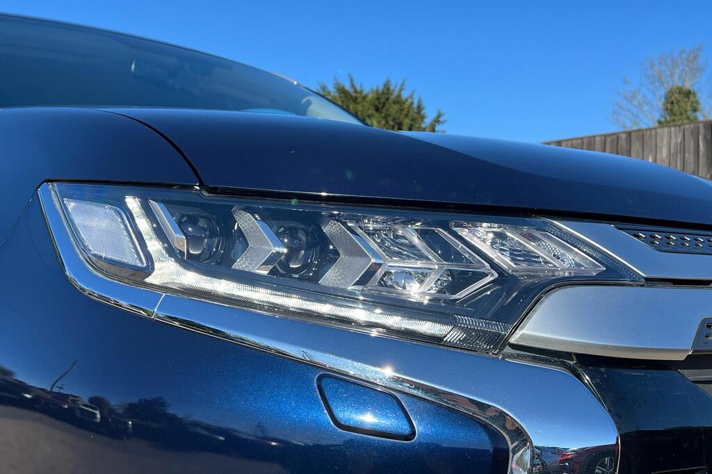 2019 MITSUBISHI Outlander 4