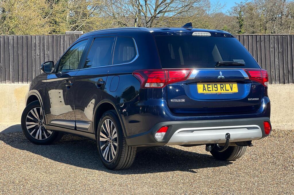 2019 MITSUBISHI Outlander 4